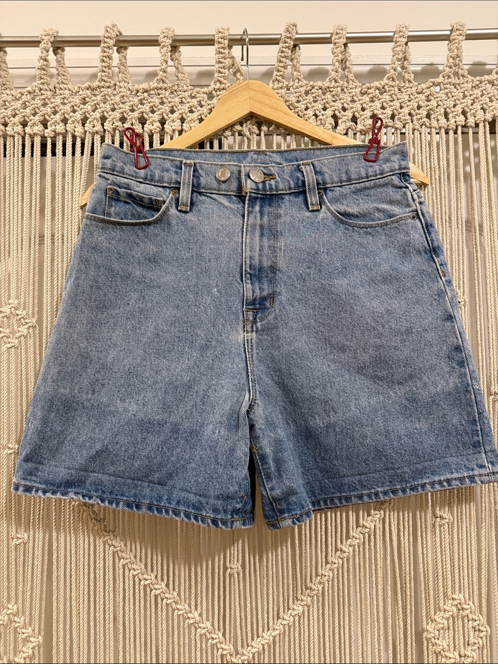 BDG Denim High-Waisted Mom Short - Light Wash